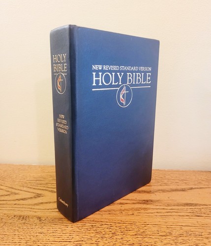 Holy Bible Cokesbury NRSV Pew United Methodist Edition Cross & Flame Emblem Navy