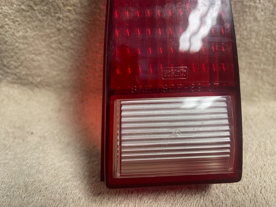 NOS FORD C9GY-13450-A 1969 MERCURY MONTEGO COMET LH RH TAILLIGHT LENS - Image 4 of 4