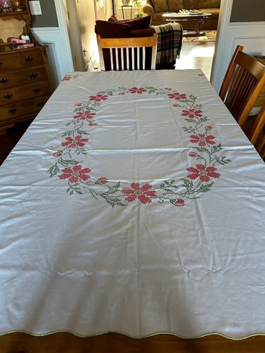 Poinsettia Hand-Embroidered Christmas Tablecloth Scalloped Edge Oblong - Picture 2 of 5