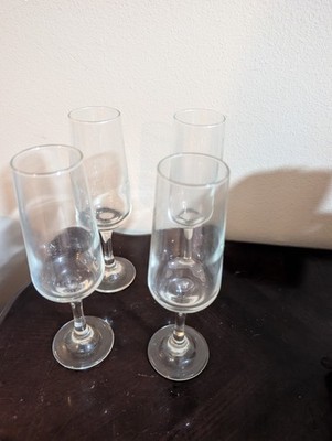 Clear Stemmed Champagne Flutes Set of 8 Round Glass Drinking Glasses