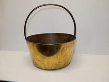 ANTIQUE PRIMITIVE THICK BRASS AND IRON GATHERING PAIL CIRCA 1840
