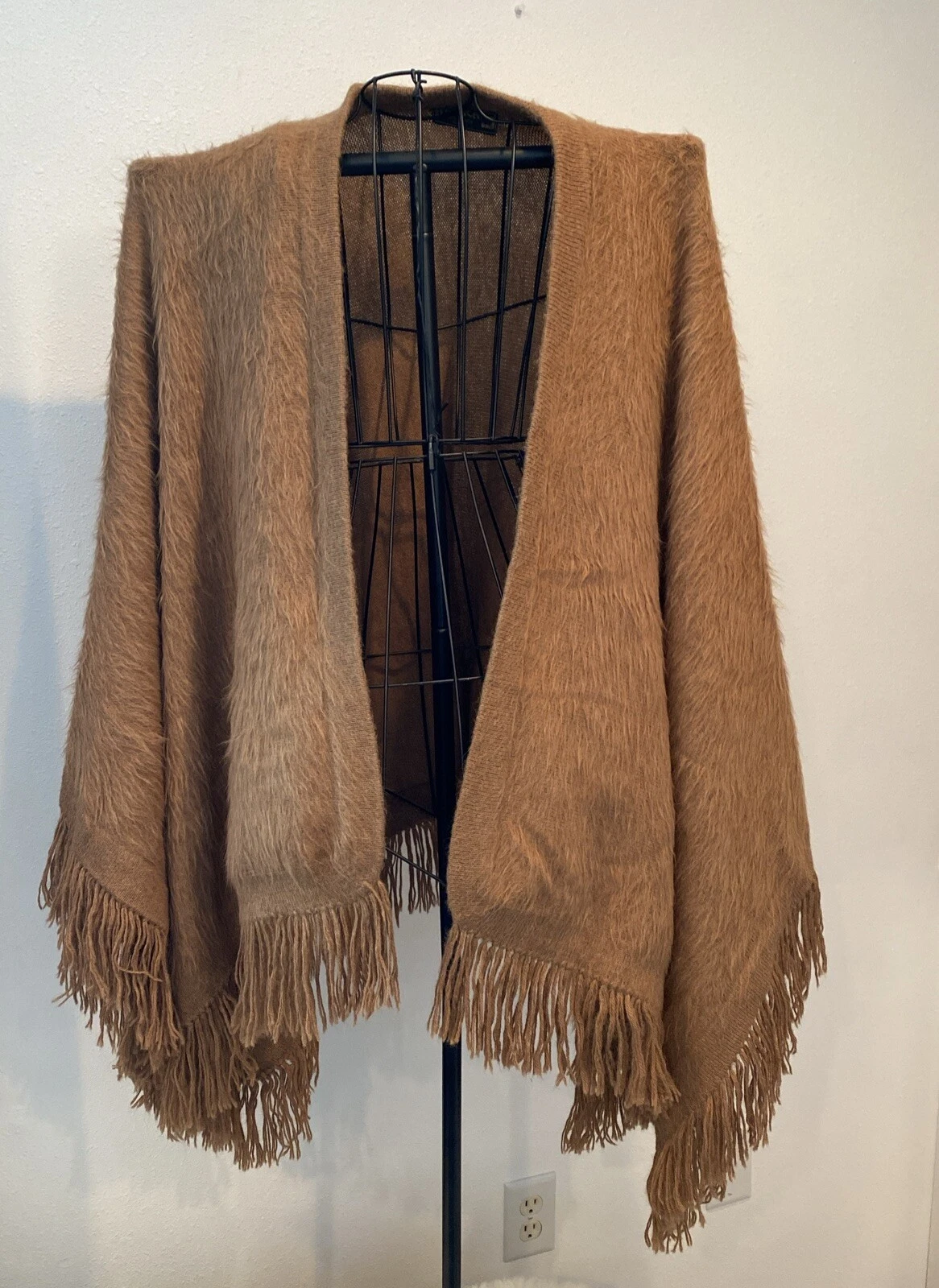 Vintage Women's 100% Alpaca Fleece Shawl Cape Wrap Fringe Natural Brown So Soft