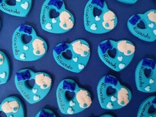 CALAMITA CUORE E PIEDINI,CON CUORICINI E FIOCCO NASCITA BATTESIMO FESTA BIMBO 