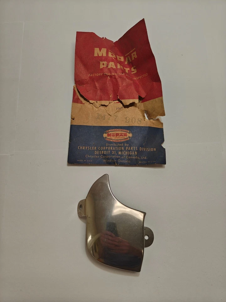 Guardabarros trasero derecho Plymouth 1953 escudo de piedra extensión cromada 1477908 nuevo en stock Foto 3 de 4