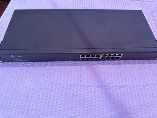 TP-Link 16 Port Gigabit Ethernet Switch Plug and Play Unmanaged TL-SG1016 - Picture 3 of 15