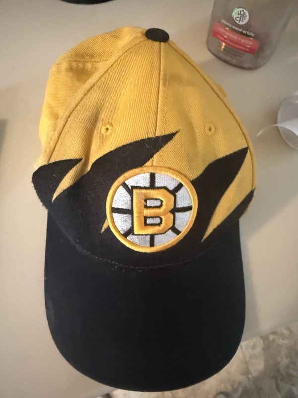 Shark Tooth NHL Mitchell & Ness Boston Bruins Hockey Snap Back Hat Cap tear