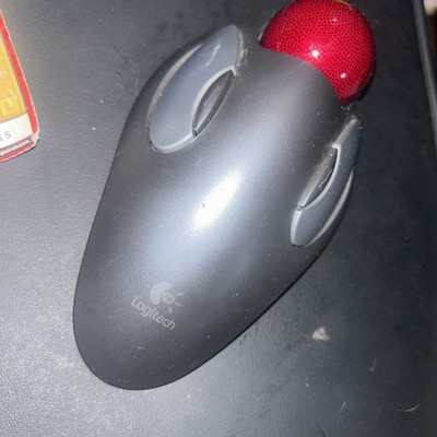 Logitech Trackman Marble Trackball Mouse- 910-000806 USB Ergonomic- BOX DAMAGE
