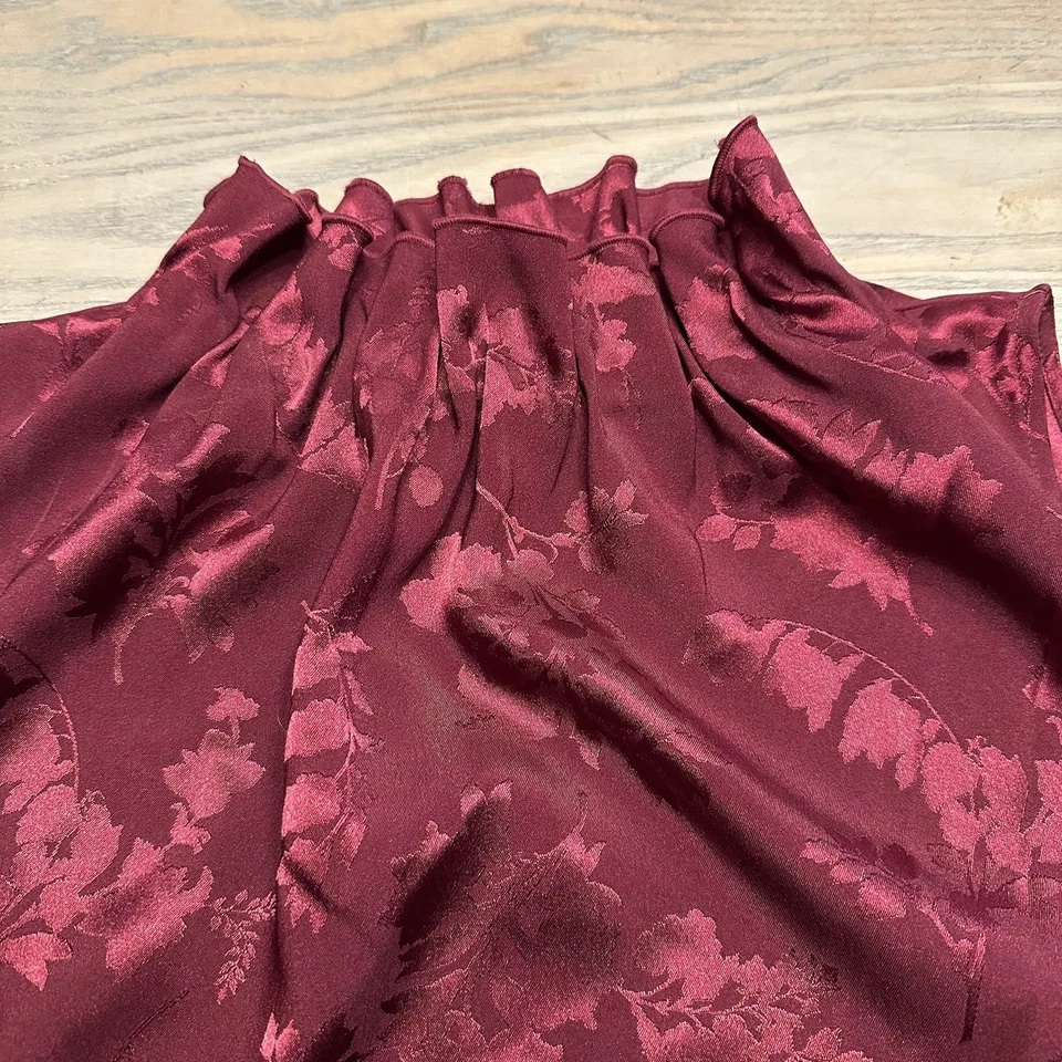 Blusa Top Ann Taylor Roja Borgoña Floral Sin Mangas Cuello Simulado Para Mujer’s M Foto 2 de 4