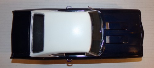 Chevrolet Chevelle SS 396 American Muscle 1968 ERTL 1:18 techo azul blanco - Imagen 13 de 14