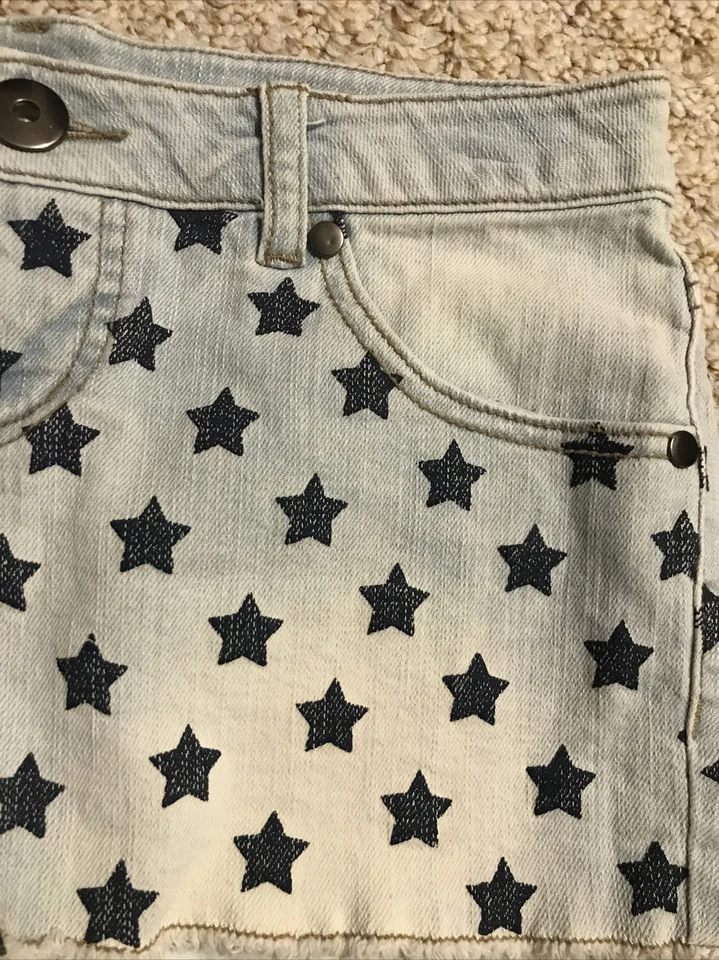 Pantalones Cortos Vaqueros Xhilaration Distressed Junior Estrellas y Rayas Talla 3 (Cintura 28) Foto 3 de 4