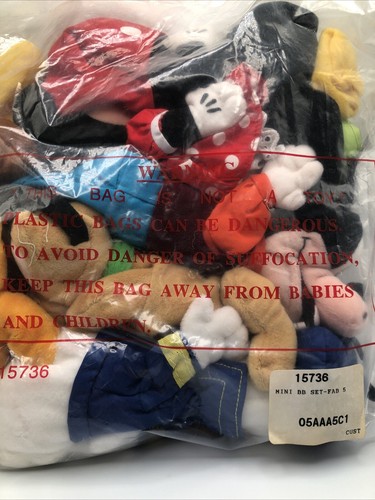 Disney Store Mini Bean Bag Set , Mickey, Minnie, Pluto, Donald & Goofy Plushes - Picture 3 of 6