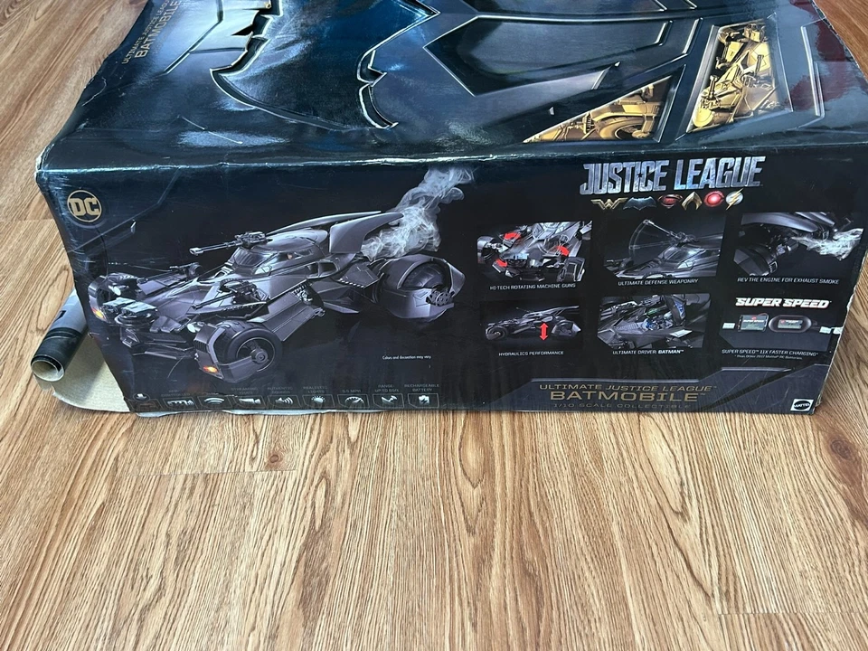 Mattel DC Ultimate Justice League RC Batmobile 1/10th Scale Collectible Edition - Image 3 of 4