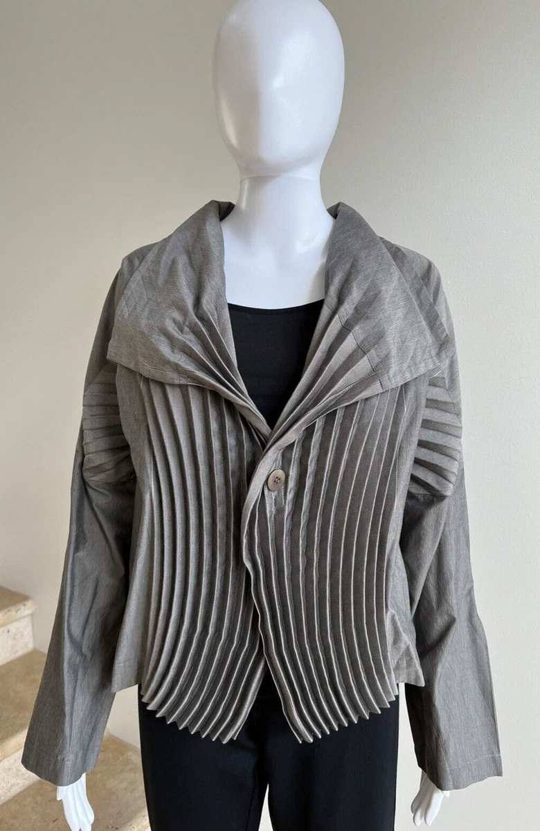 NWOT ISSEY MIYAKE Pleated Cotton-Blend Collared Jacket, Size 2