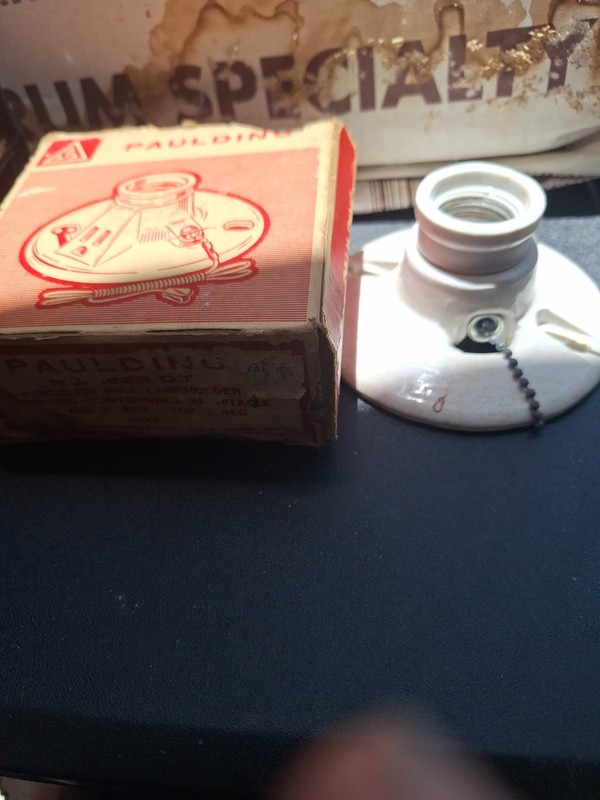 Vtg. Servess 2111X-22 Porcelain Lampholder NOS Pull Chain Medium Base True Value