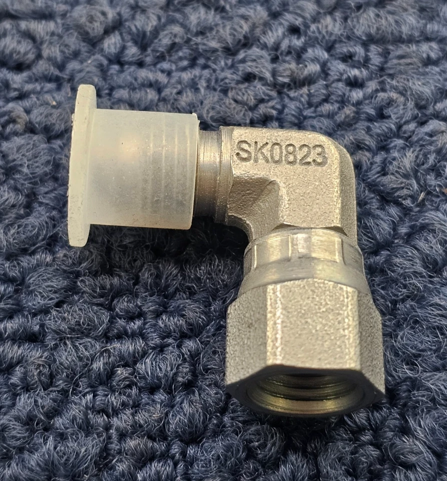 (25 PCS) PARKER 4 C6X-S: 1/4" JIC x 1/4" JIC 90 Degree Swivel Elbow - Image 2 of 4