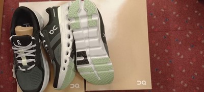 ON Cloudrunner 2 WS; Gr.: EUR 43 / uk 9 / us W 11 / JP 28 / NP 159,99  