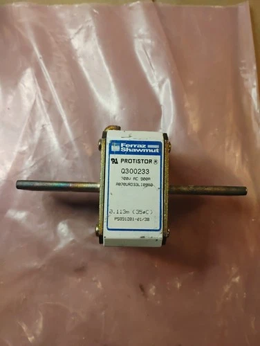 Ferraz Shawmut Potistor Q300233 700V 900A A070URD33LI0900 Fuse - Fast Ship