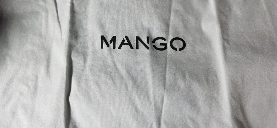 Bolso de mano de cuero negro MANGO Foto 4 de 4