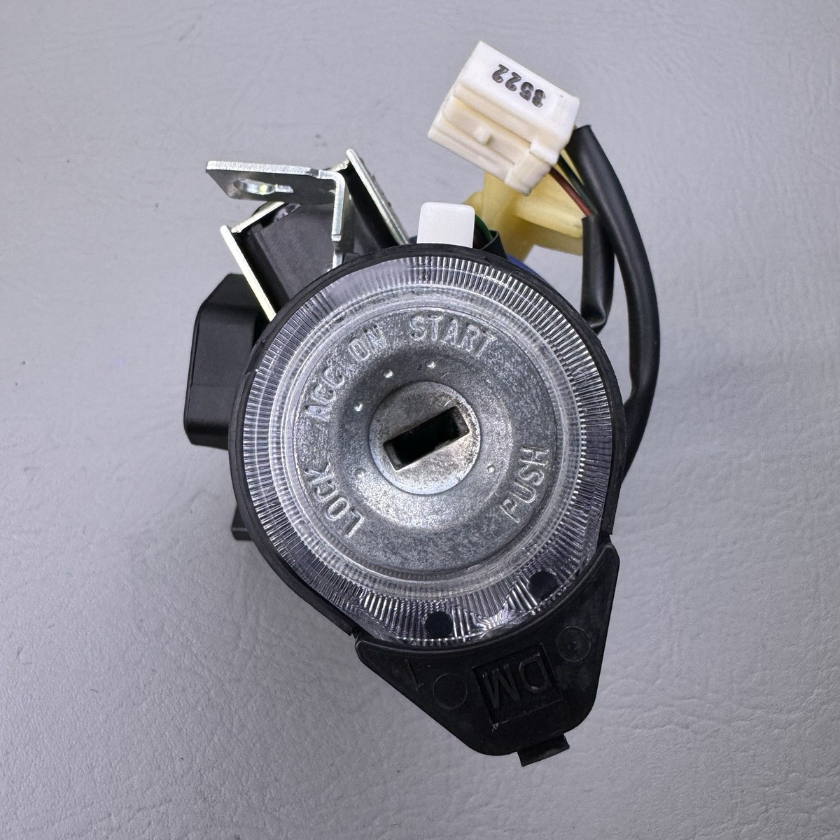 2013-2019 HYUNDAI SANTA FE IGNITION SWITCH DOOR LOCK CYLINDER W