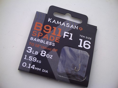 30 x B911 F1 Barbless Hooks to Nylon Size 16. Perfect For All Small Carp & F1s - Picture 2 of 2