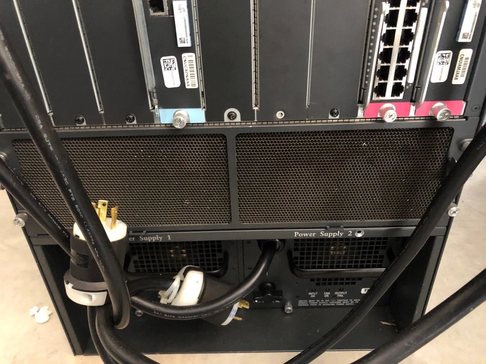 Router CISCO 7609, WS-SUP720-3BXL, WS-X6704-10GE, WS-X6748-GE-TX, 2-WS-CAC-3000W Foto 4 de 4