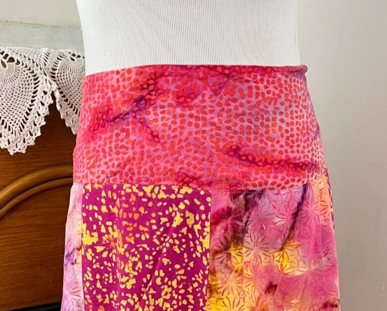 Falda Santiki Hecha en Indonesia Frente Plano Elástico Estampado Trasero ~ L Foto 3 de 4