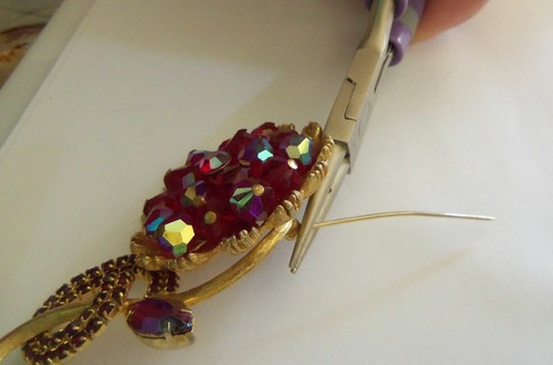 Mid-Century Aurora Borealis Rhinestone Brooch MCM AB Figural Flower Red Riveted - Picture 4 of 9