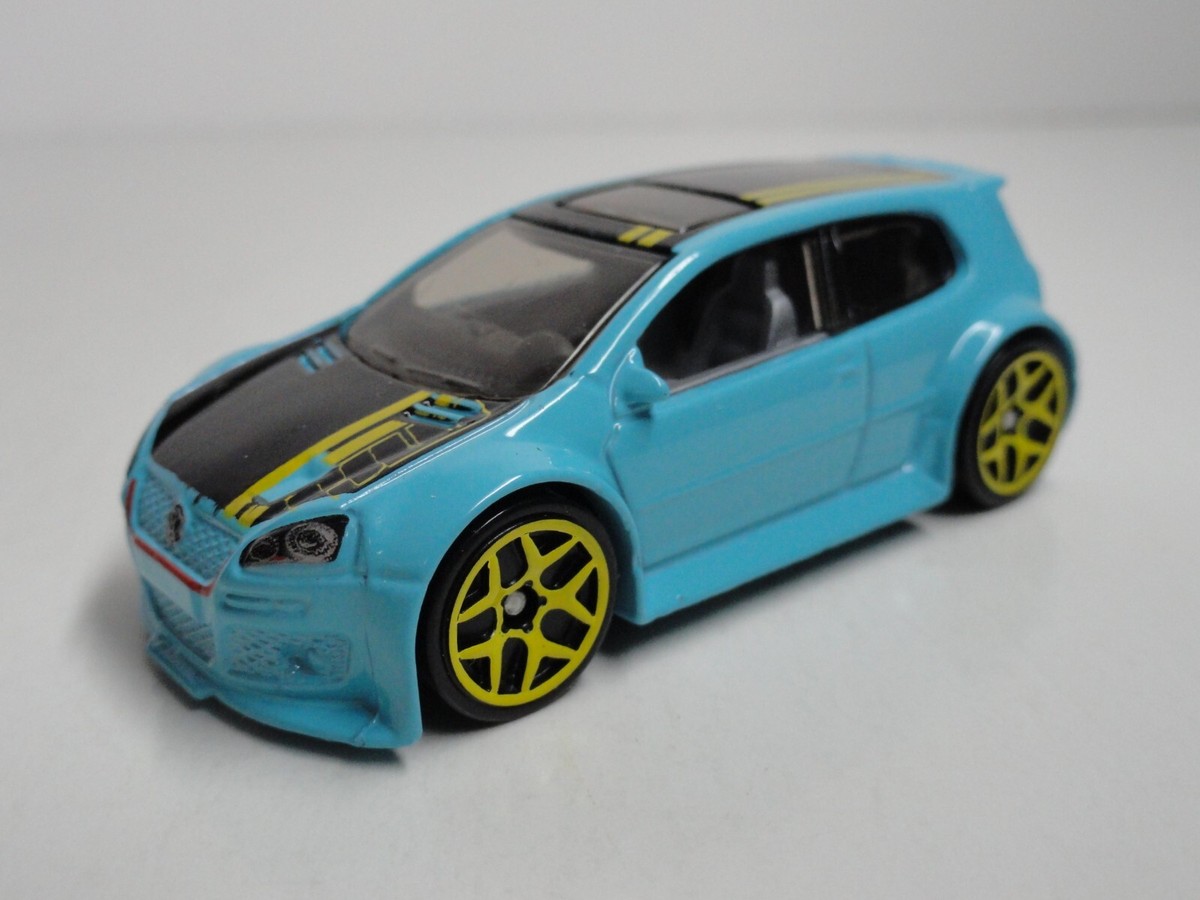 2013 Hot Wheels Showroom #177 Volkswagen Golf GTI (Light