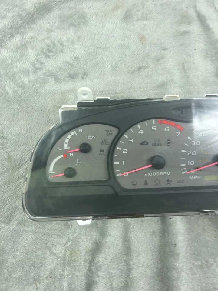 2001-2004 Toyota Sequoia Instrument Cluster speedometer Gauges OEM - Image 3 of 4