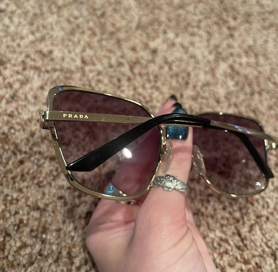 Gafas de sol PRADA, montura negra y plateada para mujer Foto 2 de 3