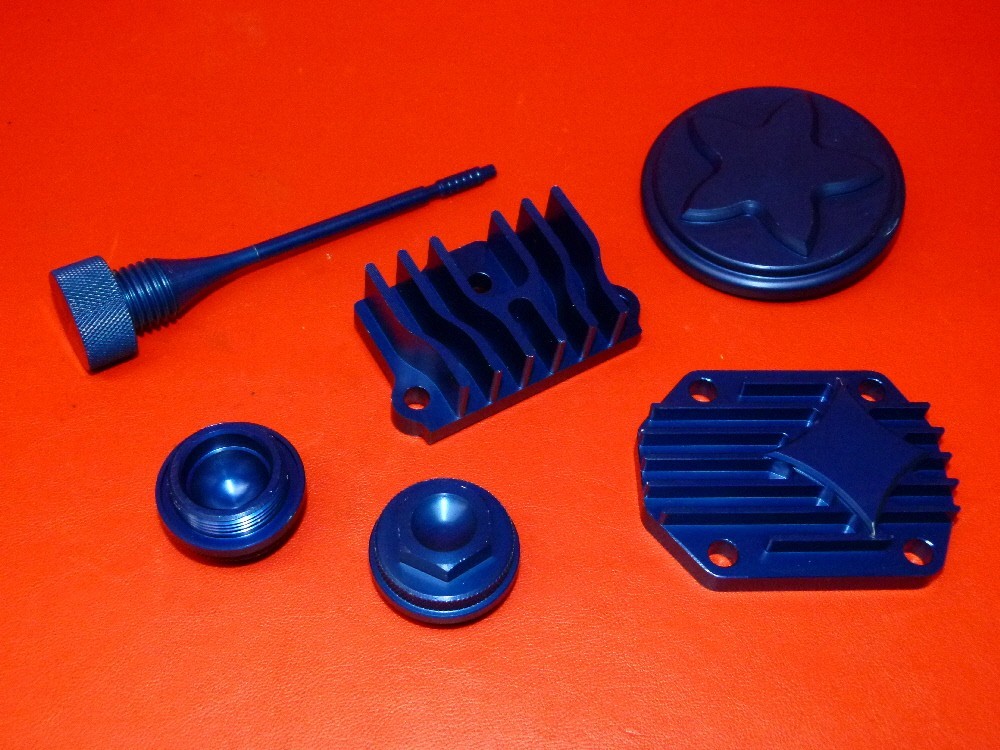 Kit dress up aluminium bleu Dirt Bike pour look personnalisé en session tout-terrain