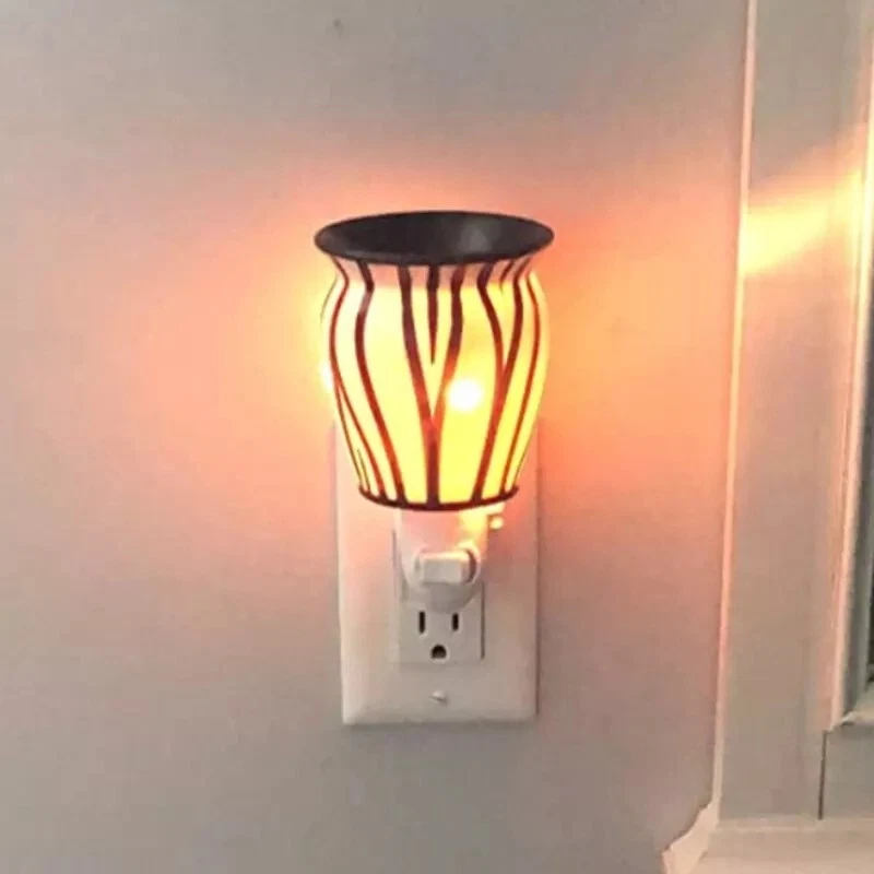 12 Pack Clear Night Light Bulbs Replacement 7 watt C7 Base 120V - Image 3 of 4