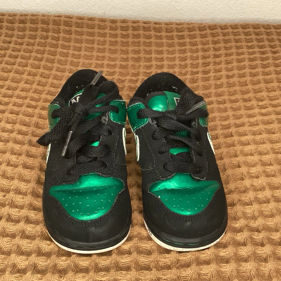 Nike Dunk Low Negro LINTERNA VERDE Talla 6C Zapatos 316610-911 Niño Bebé Foto 4 de 4