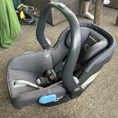 UPPAbaby Mesa Infant CarSeat SmartSecure Technology Greyson 10 Model 1017