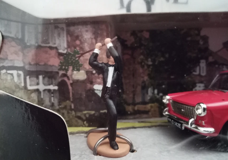 Corgi Fawlty Towers Diecast Austin Car With Basil Fawlty Figure Model No 00802 - Image 2 of 4