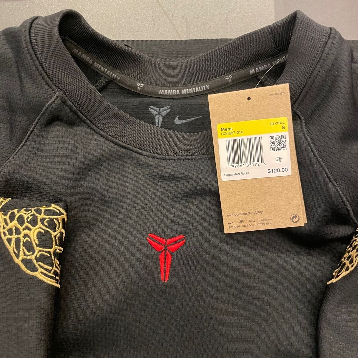 Nike Kobe Year of Mamba Thermal Crewneck Black HQ4697-010 Nike Kobe Year of Mamba Thermal Crewneck Black HQ4697-010