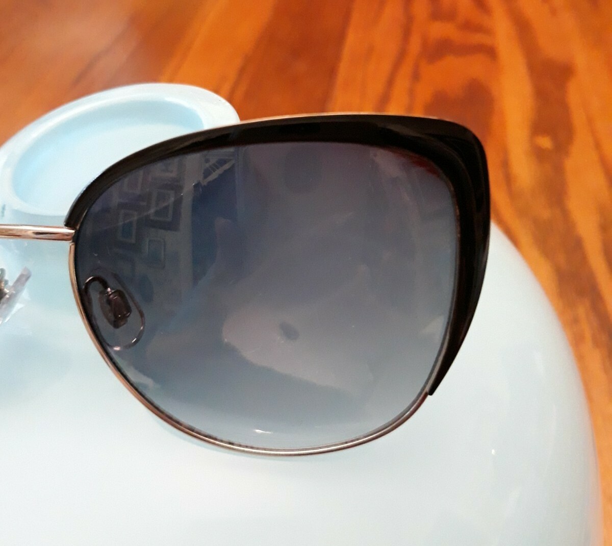 ELLE Aviator Sunglasses Black and Gold Frames No Case | eBay