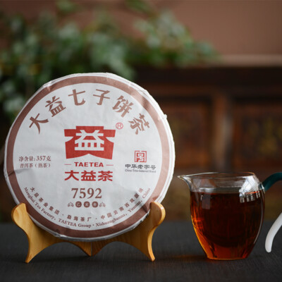 2019 TAETEA Puer Tea Classic 7592 Dayi Puerh Ripe Yunnan Pu'er Tea Cake 357g