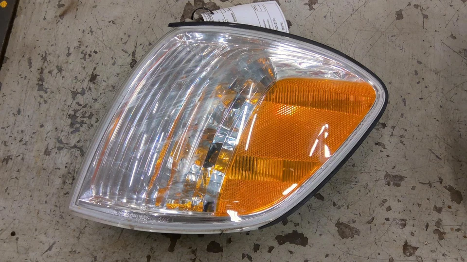 Conjunto de luz de giro/estacionamiento usado se adapta a: Toyota Tundra Park Lamp-Tur 2006 Foto 2 de 4