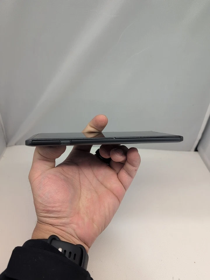 LG V20 - 64 GB - Gray (Sprint) #207 - Image 4 of 4