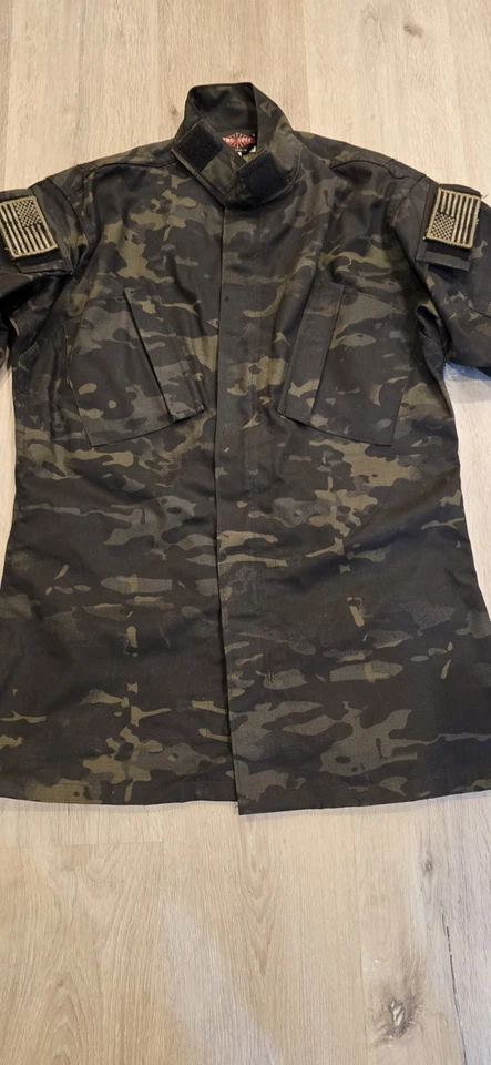 Chaqueta y camisa táctica Tru Spec talla X-pequeña regular digital camuflaje urbano Foto 2 de 4