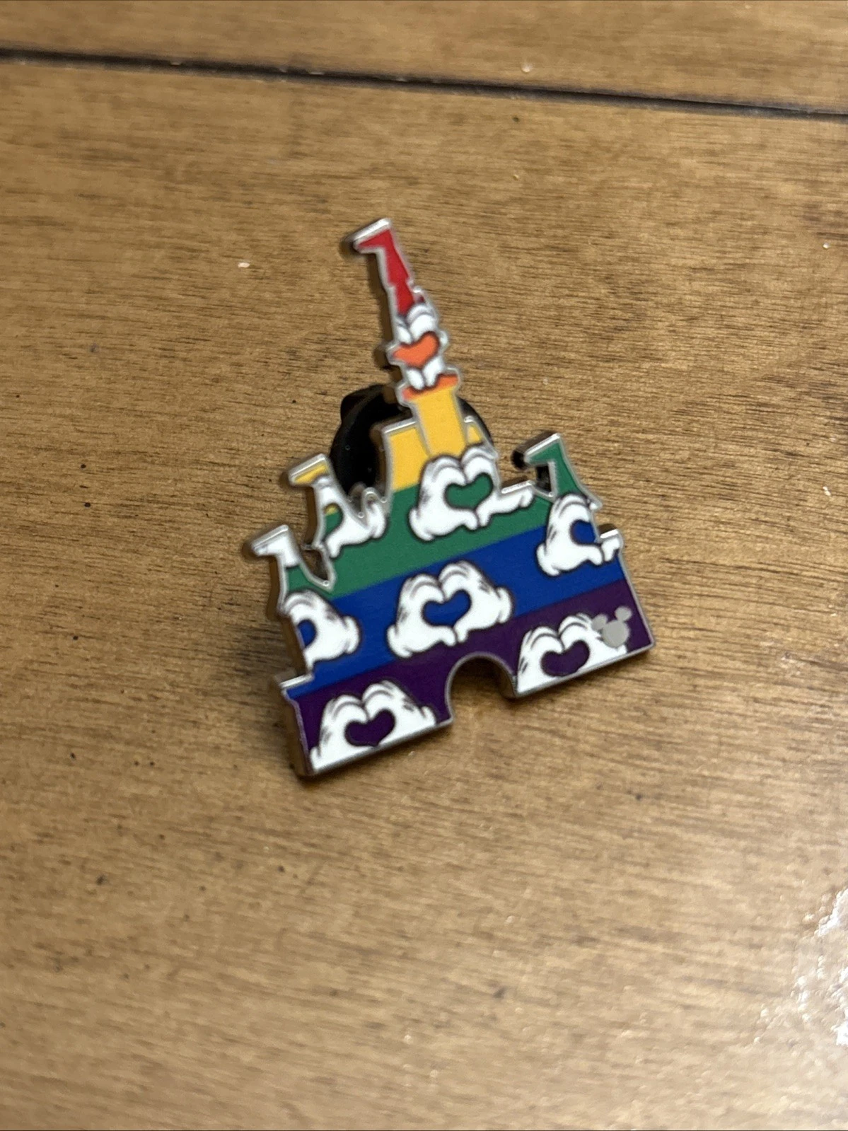 2025 WDW Disney Rainbow Love Heart Hidden Mickey Mouse Hands Castle Wave B Pin