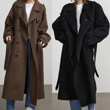 Soprabito donna elegante casual caratterizzato da un elegante design doppio bott