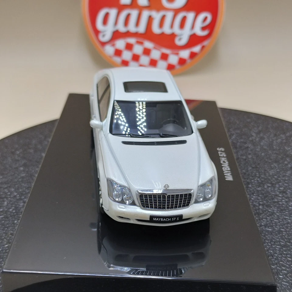 AUTOart 1/43 Maybach 57S 57 S 2005 White Diecast model 56157 - Image 3 of 4