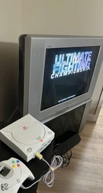 Sega Dreamcast with box (READ DESCRIPTION)
