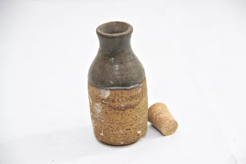 Vecchia bottiglia vintage originale in ceramica con condizionatore in sughero... - Foto 18 di 24