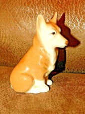 STUDIO SZEILER SEATED CORGI DO…