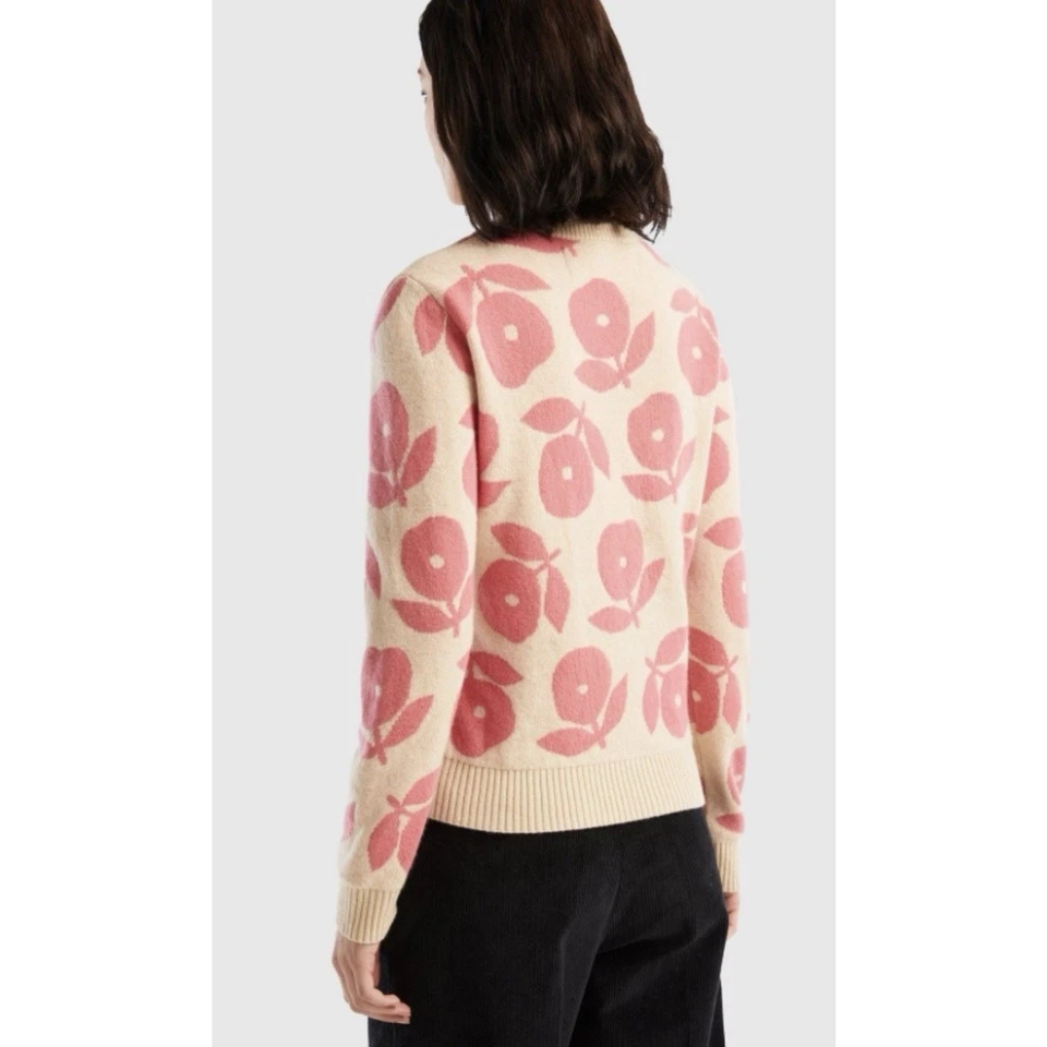 Women’s United Colors Of Benetton Beige Cardigan Sweater W Pink Floral Inlays XS - Image 4 of 4