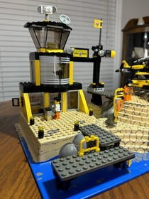 LEGO World City: Coast Watch HQ (7047)