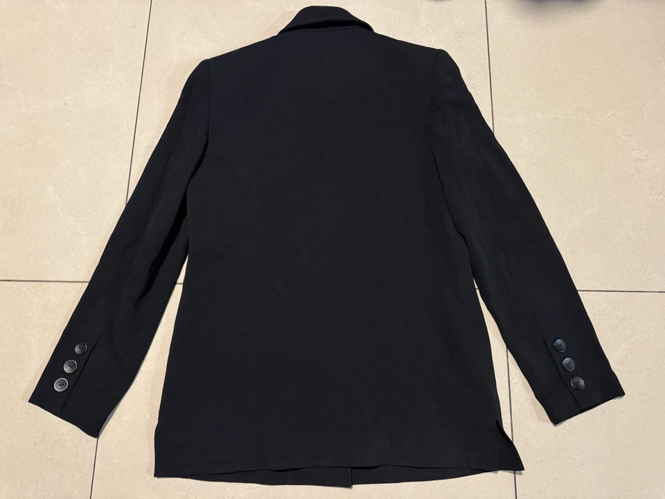Chaqueta Blazer Pequeña ET VOUS Para Mujer Texturizada Negra Rayas 9 Botones 4 Bolsillos Foto 2 de 4